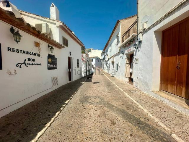 Local, Altea