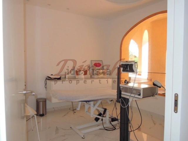 Local, Altea