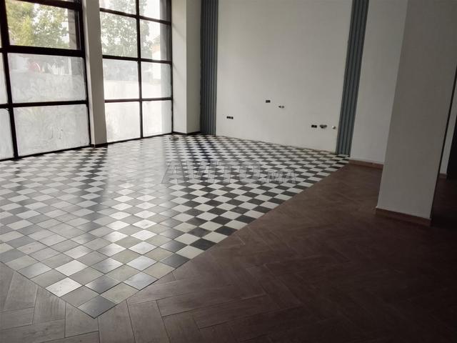 Local aménagé à Gauthier 132m2
