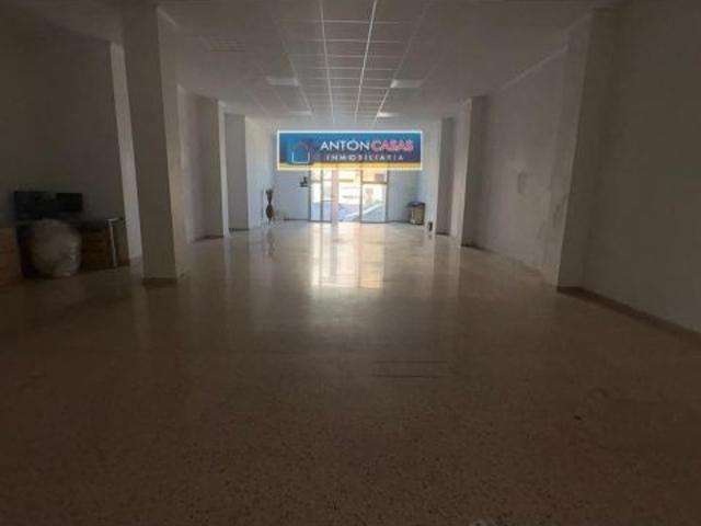 LOCAL AMPLIO DE ALQUILER DE 140 M2 EN NOVELDA