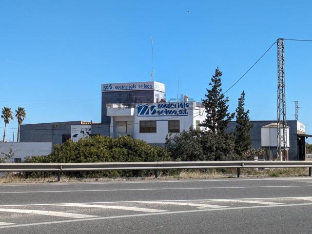 Local, Amposta
