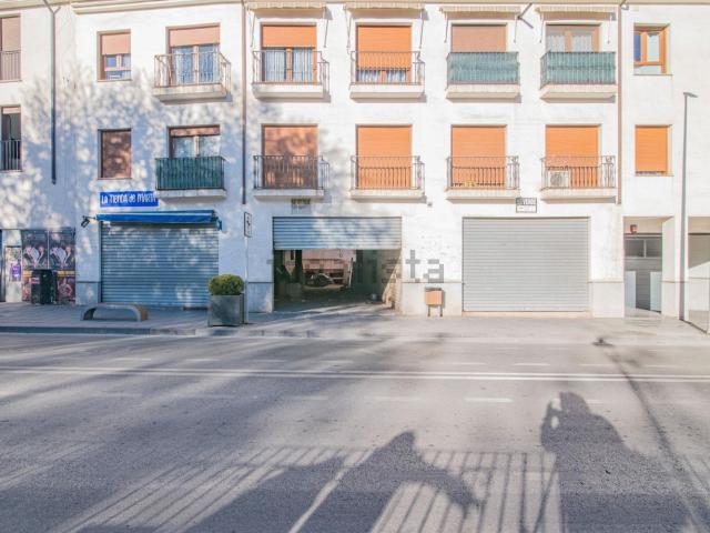 Local, Armilla