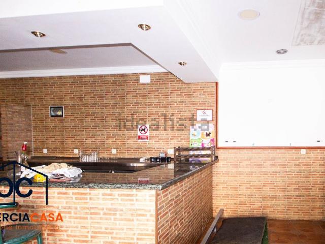 Local, Armilla