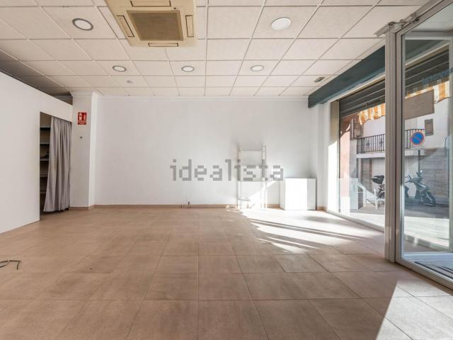 Local, Armilla