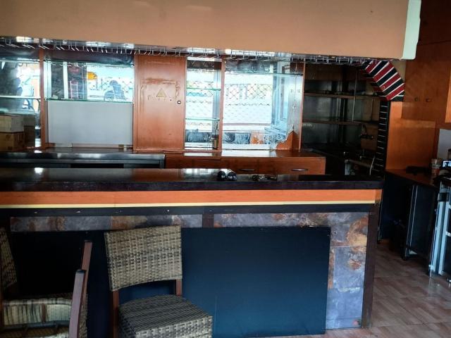 Local, Arona