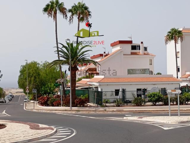 Local, Arona