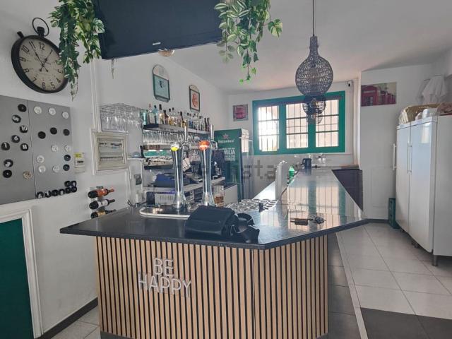Local, Arona