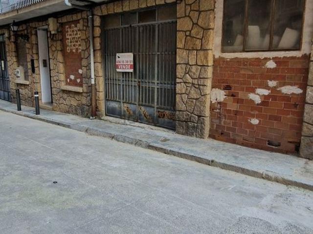 Local, Arenas de San Pedro