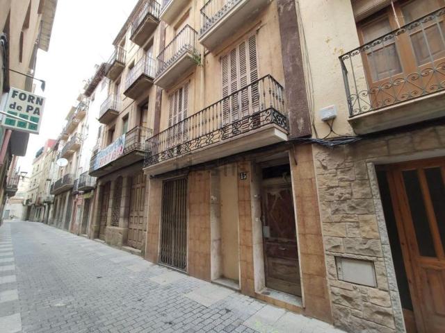 Local, Artés