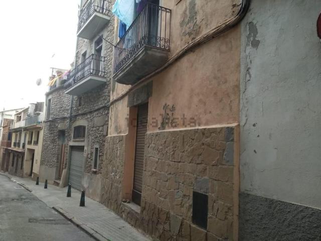 Local, Artés