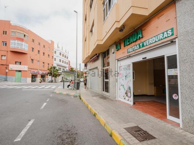 Local, Arucas