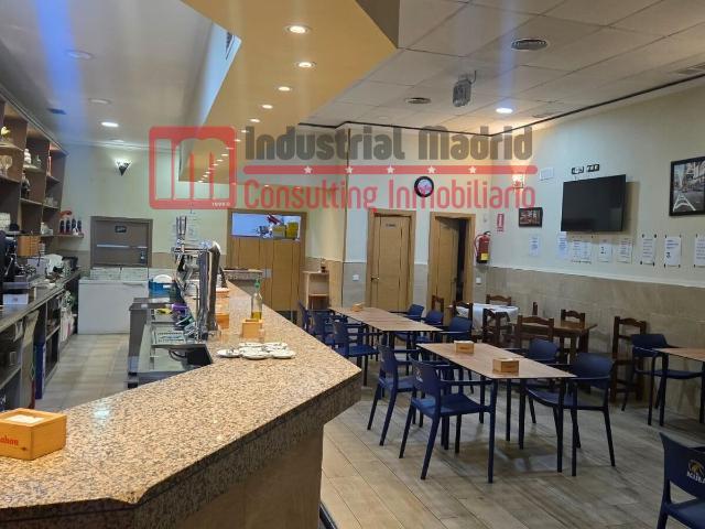 Local bar–restaurante en venta con licencia en vigor