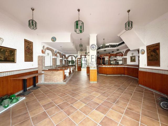 Local, Benalmádena