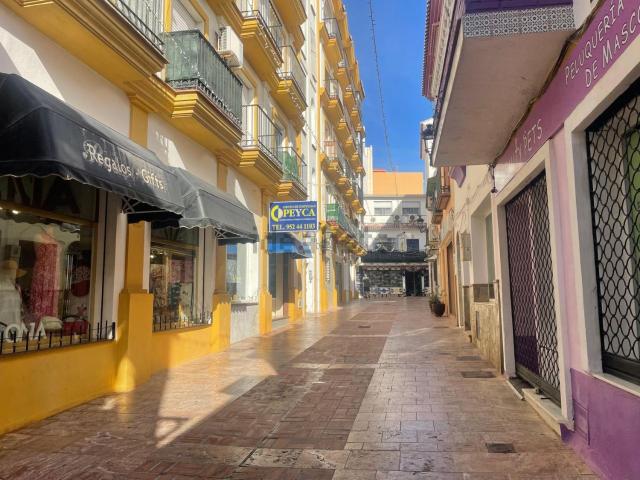 Local, Benalmádena