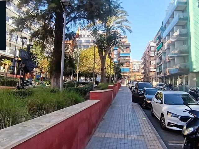 Local, Benidorm