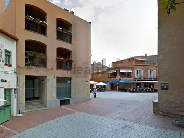 Local, Begur