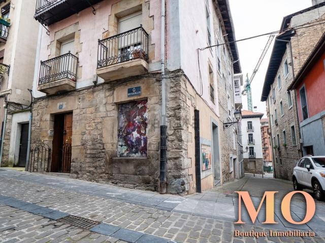 Local, Bergara