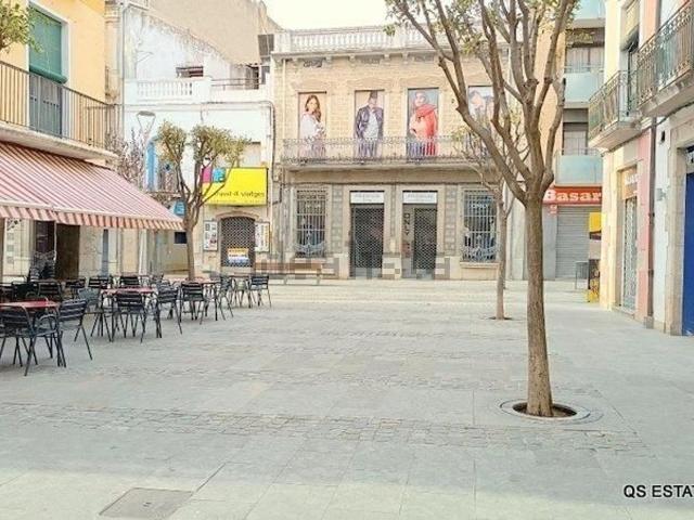 Local, Blanes