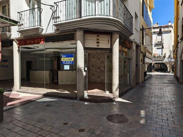 Local, Blanes