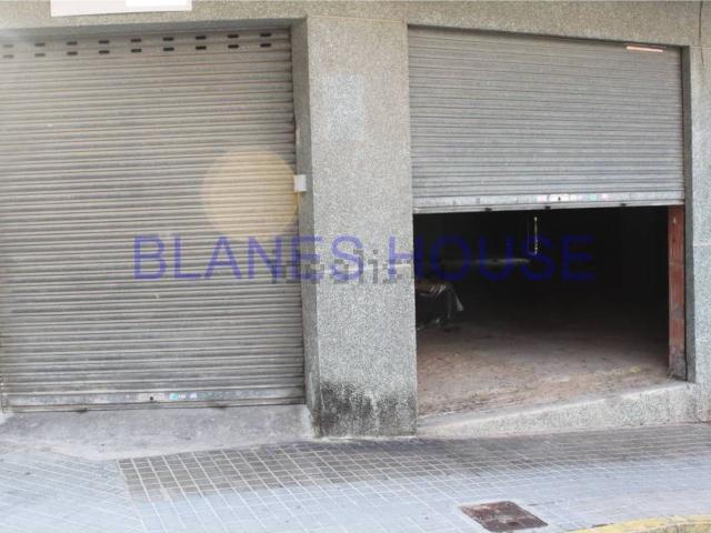 Local, Blanes