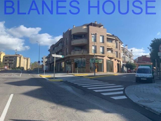 Local, Blanes