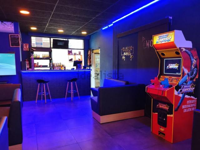 Local, Blanes
