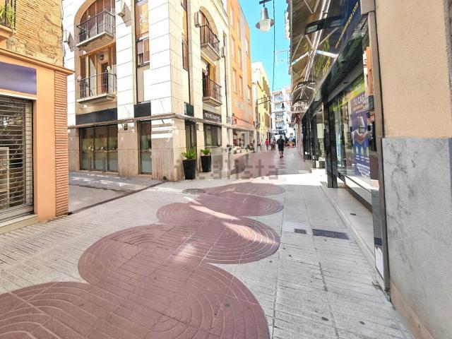 Local, Blanes
