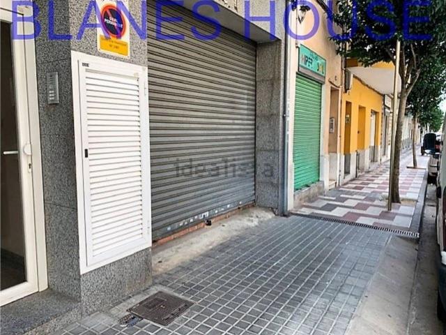 Local, Blanes