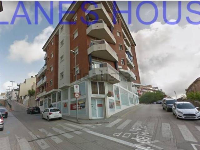 Local, Blanes