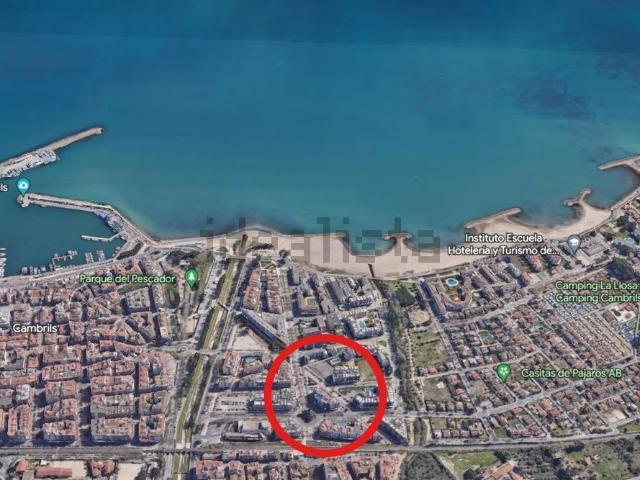 Local, Cambrils