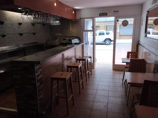 Local, Cambrils