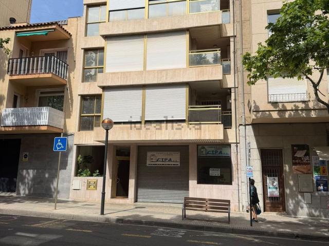 Local, Cambrils