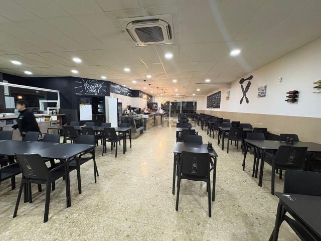 Local, Cambrils
