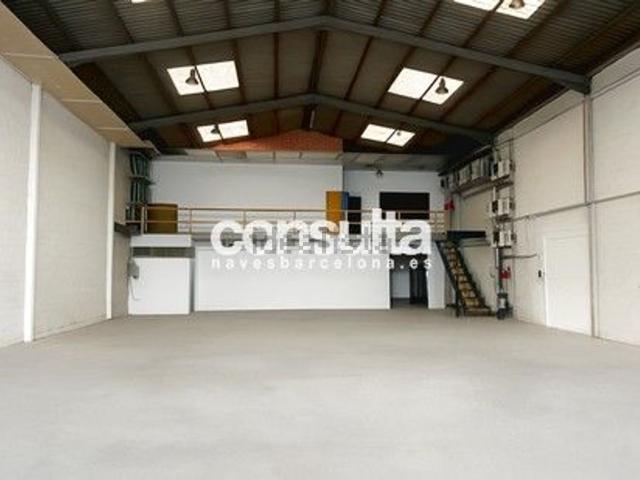 Local, Canovelles