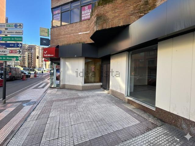 Local, Cáceres