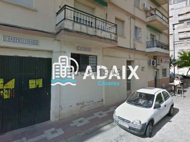 Local, Cáceres