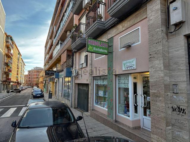 Local, Cáceres