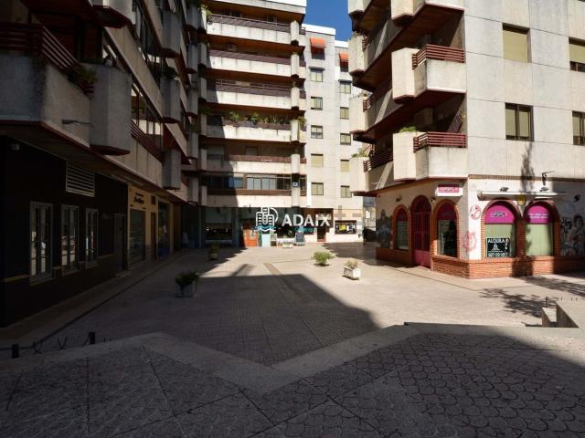 Local, Cáceres