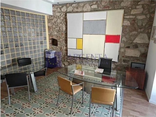 Local, Cáceres