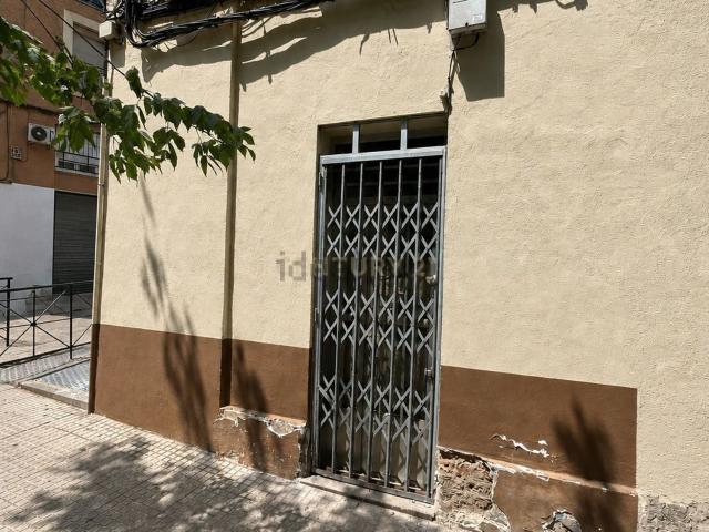 Local, Cáceres
