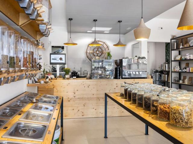 Local, Calvià