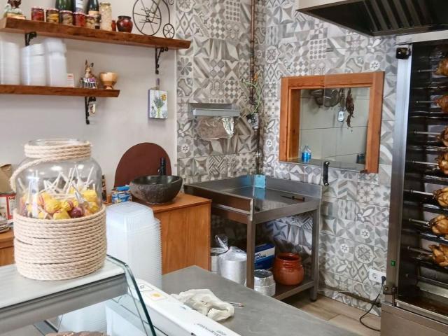 Local, Calella