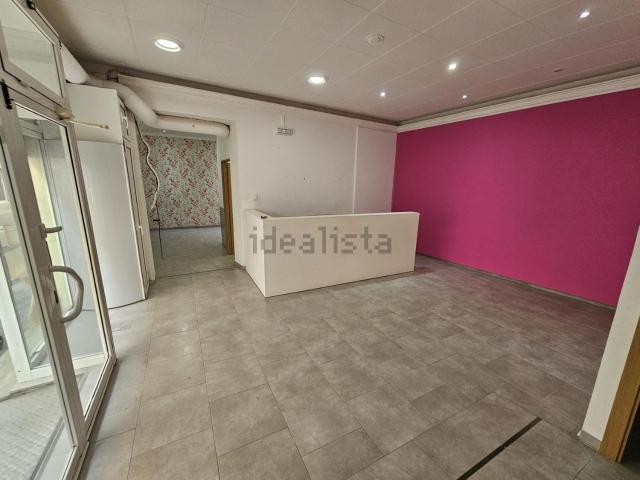 Local, Calella