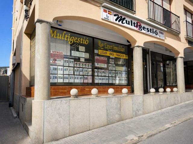 Local, Calonge