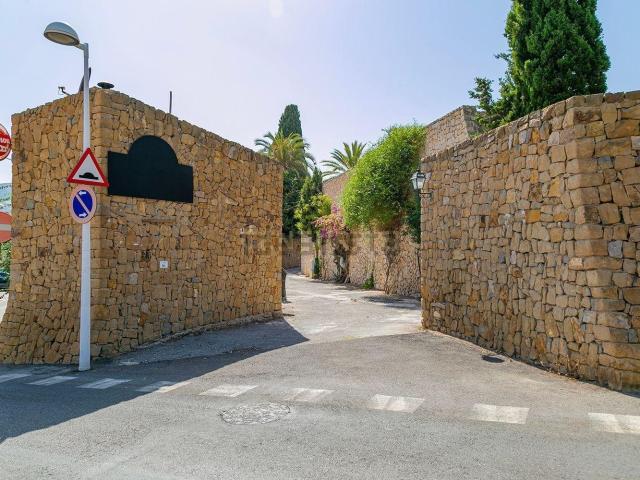 Local, Calpe
