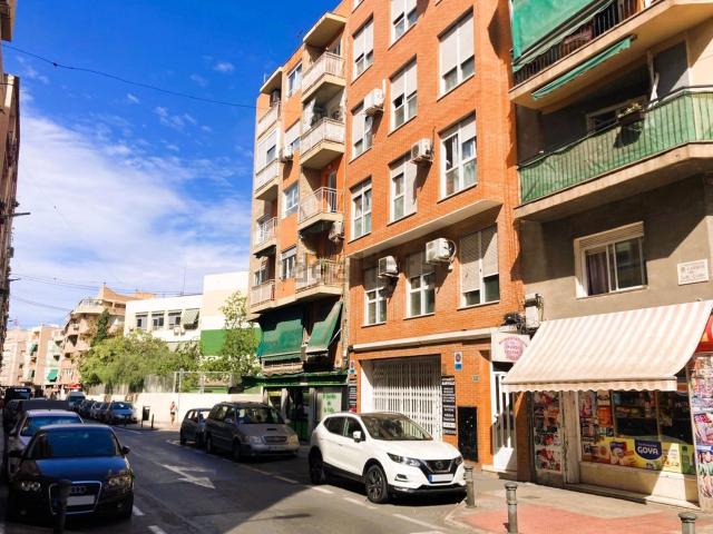 Local, Carolinas Altas, Alicante / Alacant