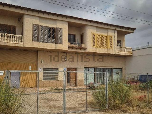 Local, Casas Ibañez