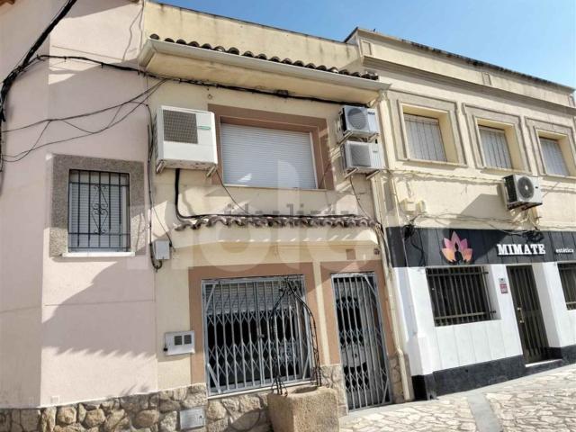 Local, Casatejada