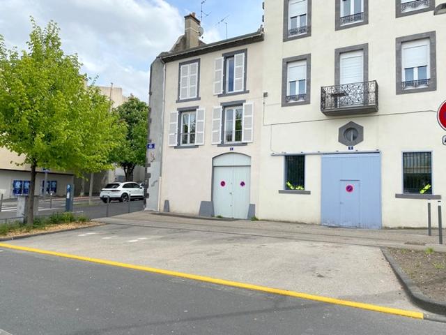 LOCAL CENTRE VILLE