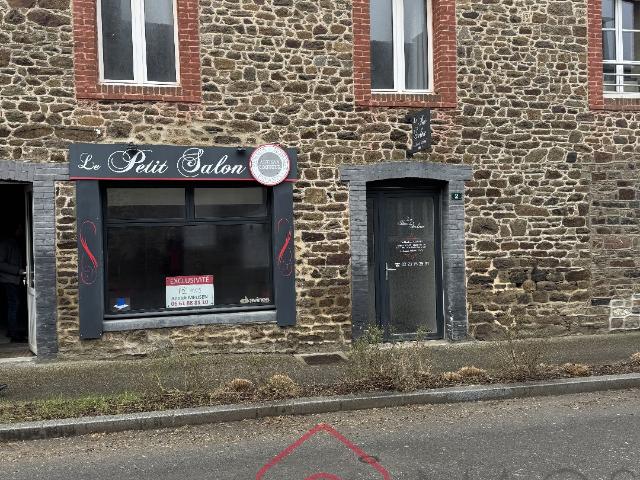 Local centre ville de St Guinoux a vendre en droit au bail avec un petit loyer,proche de St Malo